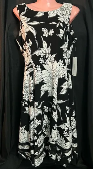 Calvin Klein Women’s Black & White Floral Print Dress SZ 8 NWT thumbnail 1