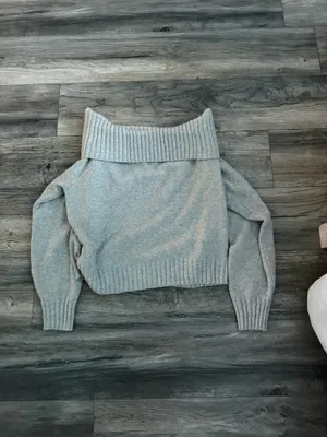 Hollister Sweater thumbnail 2
