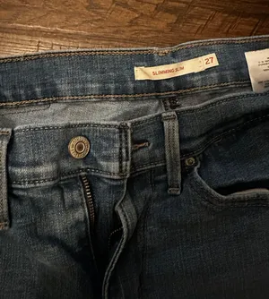 levi’s slimming jeans thumbnail 3