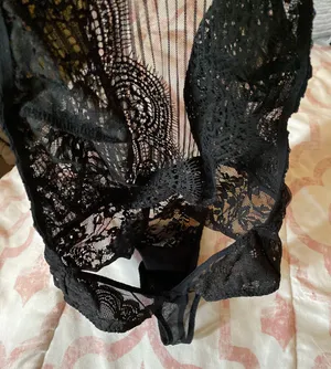 Victoria's Secret Black Lace Lingerie thumbnail 3