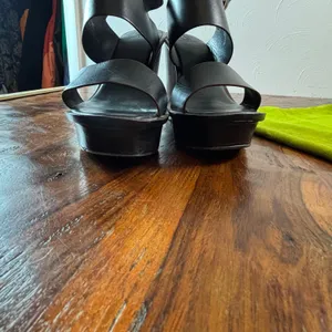 Tory Burch Black Leather Platform Wedge Sandals with Dust Bag Gold Buckle thumbnail 9