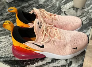 Nike Air Max 270 Shoes thumbnail 2