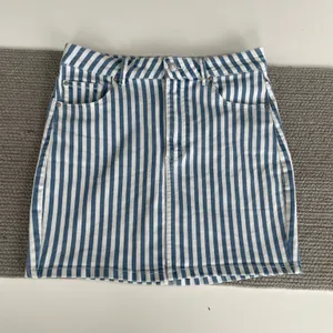 Garage Blue and White Striped Stretch Denim Mini Skirt Size Medium thumbnail 8