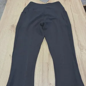 GYMSHARK Womens Leggings Black Cropped Poise Stretch Sportwear Medium NwT‎ thumbnail 2
