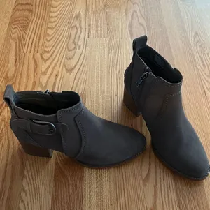 UGG Suede Boots thumbnail 4