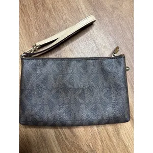 Michael‎ Kors Brown Wristlet Pouch Gold Hardware Front Zip Pocket thumbnail 2