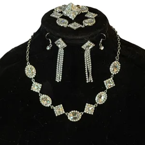 Silver tone glitzy rhinestone jewelry set thumbnail 1