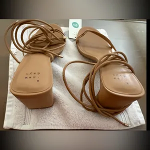 a new day Women's Brown Strappy Sandals lace-up sandals size 9.5 thumbnail 4