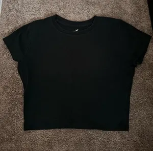 Hollister Black Baby Tee Shirt Size Medium 0529 thumbnail 1