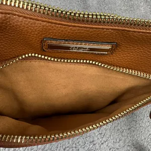 Steve Madden‎ Crossbody Bag Womens Small Cognac Brown Pebbled Gold Hardware New thumbnail 10