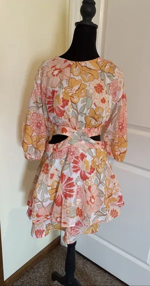 Hello Molly Lovely Limelight Cut Out Floral Dress Size 6 NWT thumbnail 1