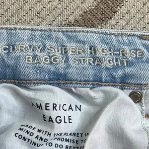 American Eagle AE Curvy Super High-Rise Baggy Straight Jeans Light Blue Size 16L thumbnail 9