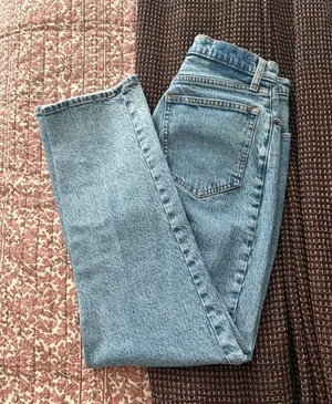 Abercrombie High-Rise Jeans Straight Curve Love thumbnail 1