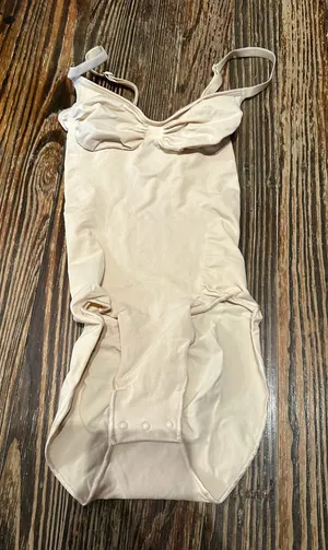 SKIMS NWOT Seamless Sculpt shapewear bodysuit brief size medium thumbnail 1