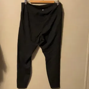 Old Navy Classic Black Leggings thumbnail 3