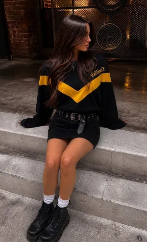 Harry Potter Hufflepuff Oversized Crewneck Lightweight Sweater thumbnail 1