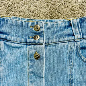 Vintage 90s Button-Front Denim Maxi Skirt with Floral Embroidery size 4 thumbnail 4