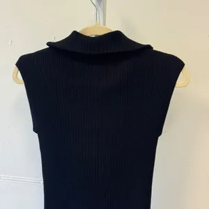 Gallery Couture Women's‎ Black Ribbed Quarter Zip Sleeveless Knit Top Size Small thumbnail 4