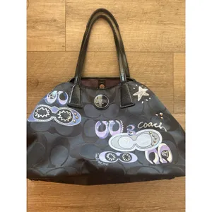 Vintage Coach Poppy Signature Applique Kisslock Tote Black Graffiti Handbag thumbnail 2