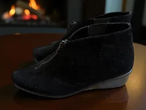 AEROSOLES Black Suede Zip Wedge Booties Ankle Boots Size 6.5 thumbnail 1