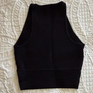 House of Harlow 1960 Black Ribbed Crop Top thumbnail 3