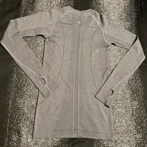 Womens sz4 lululemon Swiftly Tech Long Sleeve crew neck shirt-gray. thumbnail 2