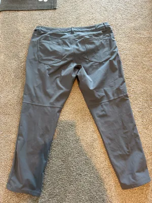 Men’s lululemon pants thumbnail 4
