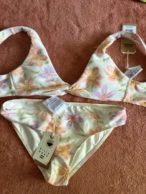 New with tags billabong bikini  thumbnail 1