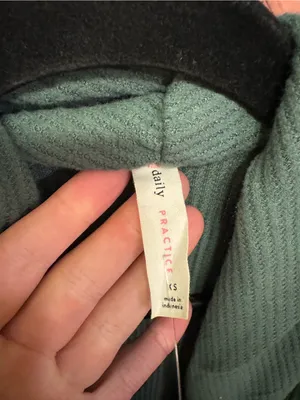 NWOT Daily Practice by Anthropologie Cross-Front Top - green - XS thumbnail 10
