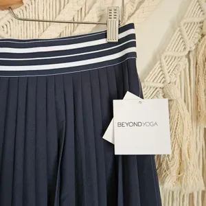 Beyond Yoga If You Pleats Tipped Elastic Mini Skirt Navy Striped Waist XL NEW thumbnail 15