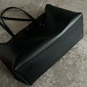 Coach Town Tote in Black with Gold Tone, Auth Code #C2091-72673 EXCELLENT! $280 thumbnail 11
