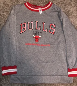💙 Chicyea Women’s Chicago Bulls grey sweatshirt - Size Small thumbnail 1