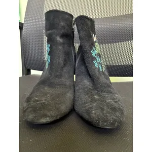 Nanette Lepore Beverly Black Suede Embroidered Short Boots Heels Zip Women's 8 thumbnail 4