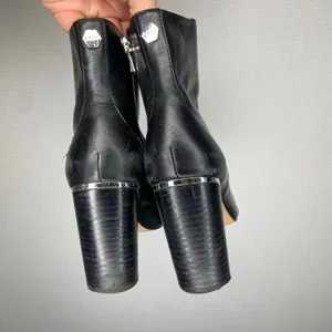 DKNY | Leather Black Bootie‎ Heel Toe Peek 8 thumbnail 4