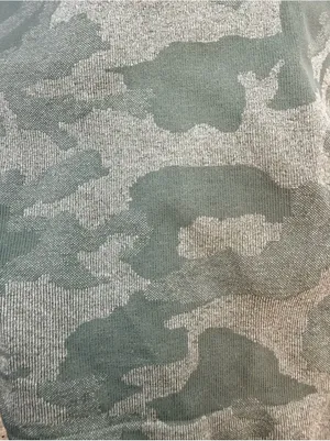 Camo Seamless Booty Scrunch Shorts – Size M thumbnail 3