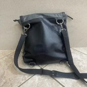 The Sak ventura Leather Convertible Backpack Crossbody Bag Gray Black Distressed thumbnail 2
