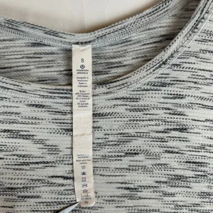 Lululemon Athletica Space Dye Relaxed‎ Fit Short Sleeve Top Size 8 White Black thumbnail 6