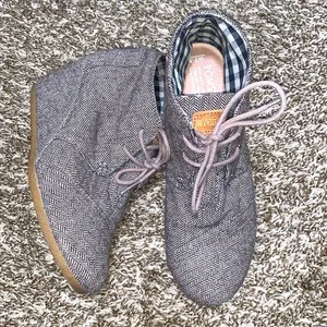 TOMS Brown Herringbone Wedge Lace Up Ankle Booties woman size 7.5 thumbnail 1
