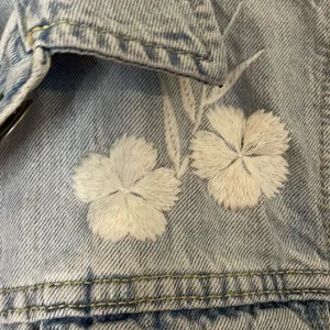 Levi’s cotton denim jacket with white embroidered flowers M thumbnail 8