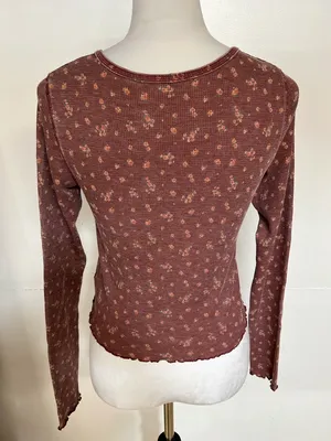 American Eagle Maroon Cropped Floral Long Sleeve thumbnail 3