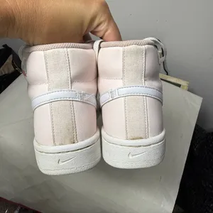 Nike Court Royale 2 Mid Top Women’s Shoes Sz 6 Pastel Pink thumbnail 4