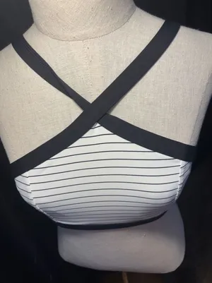 Calia by Carrie Underwood White Black Pinstripe High Neck Sports‎ Bra Small thumbnail 1