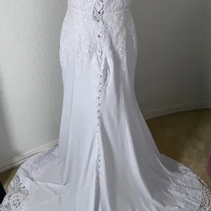 Women’s White Wedding Dress Size 10 NWOT thumbnail 4