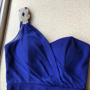 XSCAPE Cocktail Dress with diamond brooch thumbnail 3