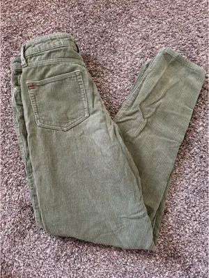 Urban Outfitters BDG High-Rise Mom Jeans thumbnail 1