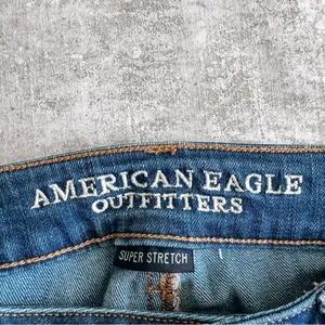 American Eagle Super Stretch Jegging Medium Wash Size 8 thumbnail 6