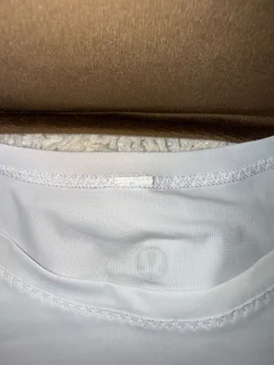 Lululemon top thumbnail 2