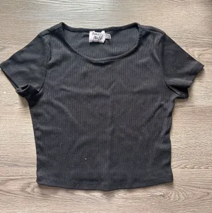 Princess Polly black tee  thumbnail 1