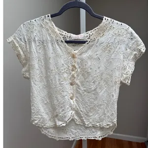 NEW NWT Lace Works Handmade Eyelet Lace Blouse Ivory Cropped Top Womens Small thumbnail 2