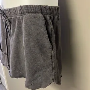 Vici Heather Gray Distressed Lounge Short Shorts w/ Elastic Waist and Pockets- M thumbnail 5